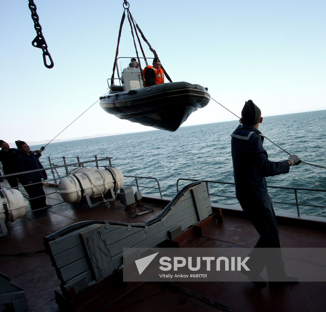 Guards' missile cruiser Varyag makes a trial sortie