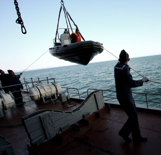 Guards' missile cruiser Varyag makes a trial sortie