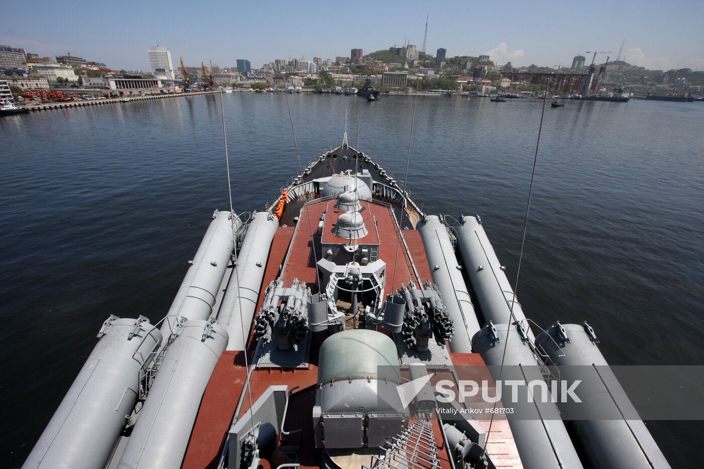 Guards' missile cruiser Varyag makes a trial sortie
