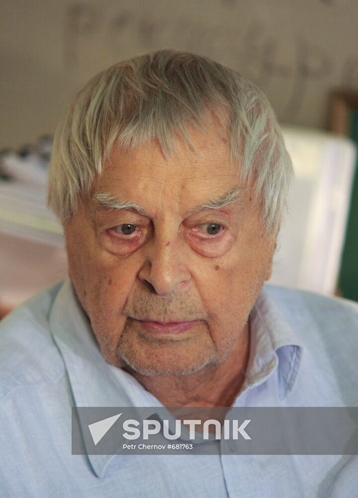 Yury Lyubimov gives interview on Andrei Voznesensky's passing