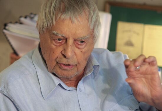 Yury Lyubimov gives interview on Andrei Voznesensky's passing