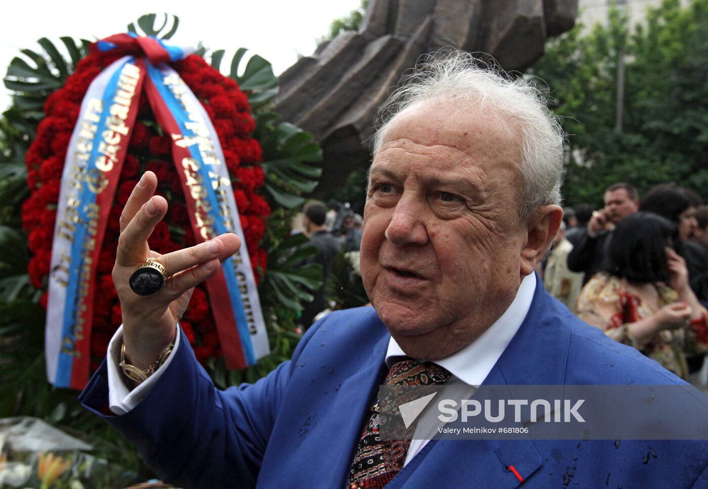 Monument to victims of terrorist attack in Beslan unveiled