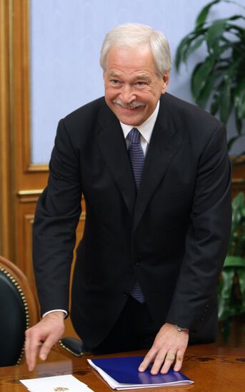 Vladimir Putin meets with leadership of United Russia