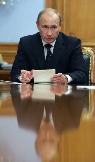 Vladimir Putin meets with leadership of United Russia