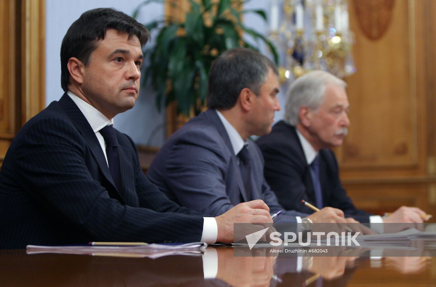 Vladimir Putin meets with leadership of United Russia