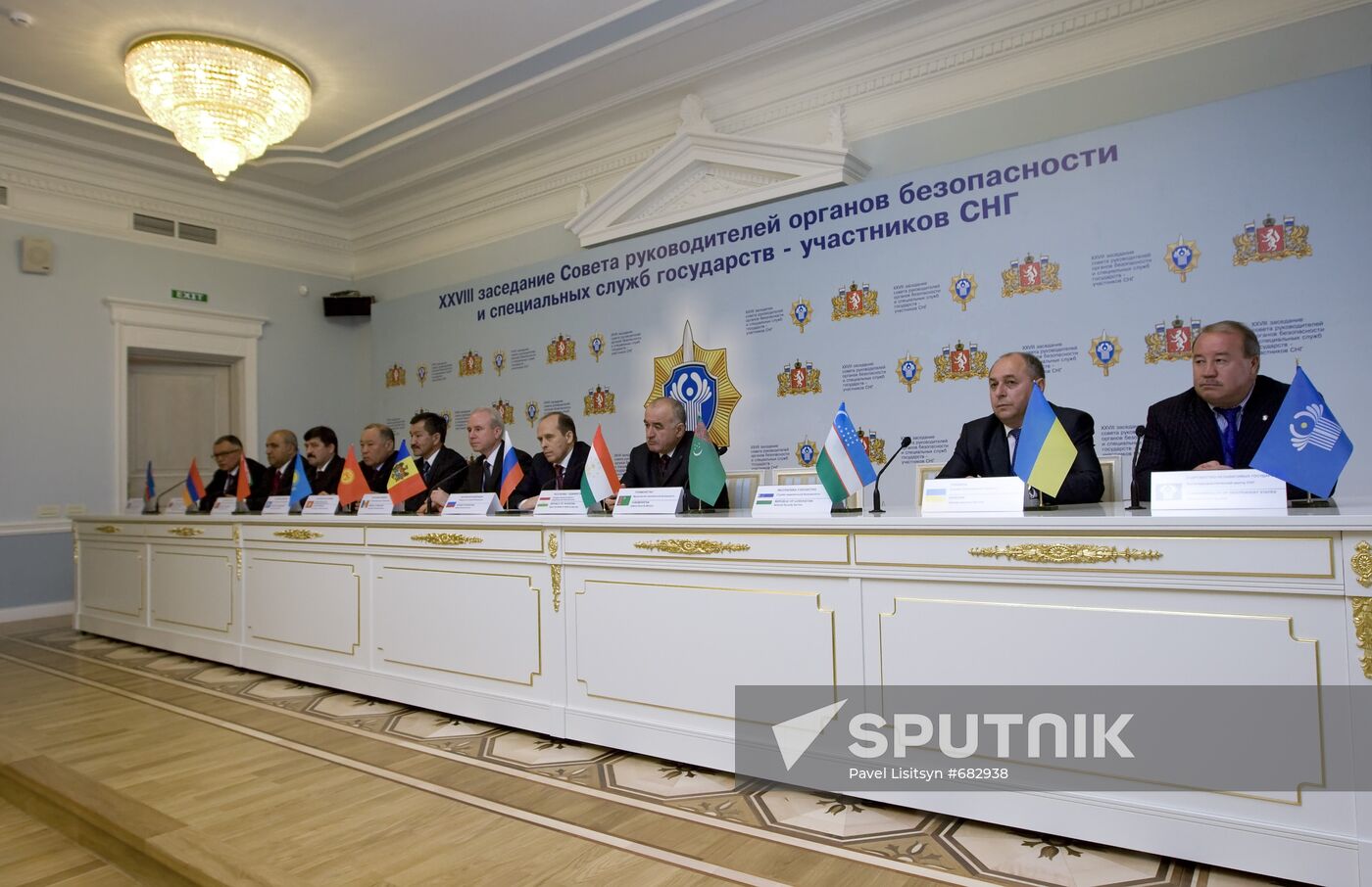 News conference of CIS security and special services chiefs