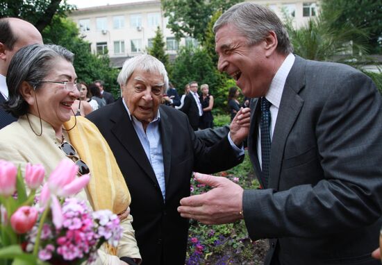 Yury Lyubimov with his wife Katalina and Pavel Borodin