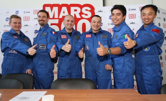 Participants in the 520-day Mars-500 experiment