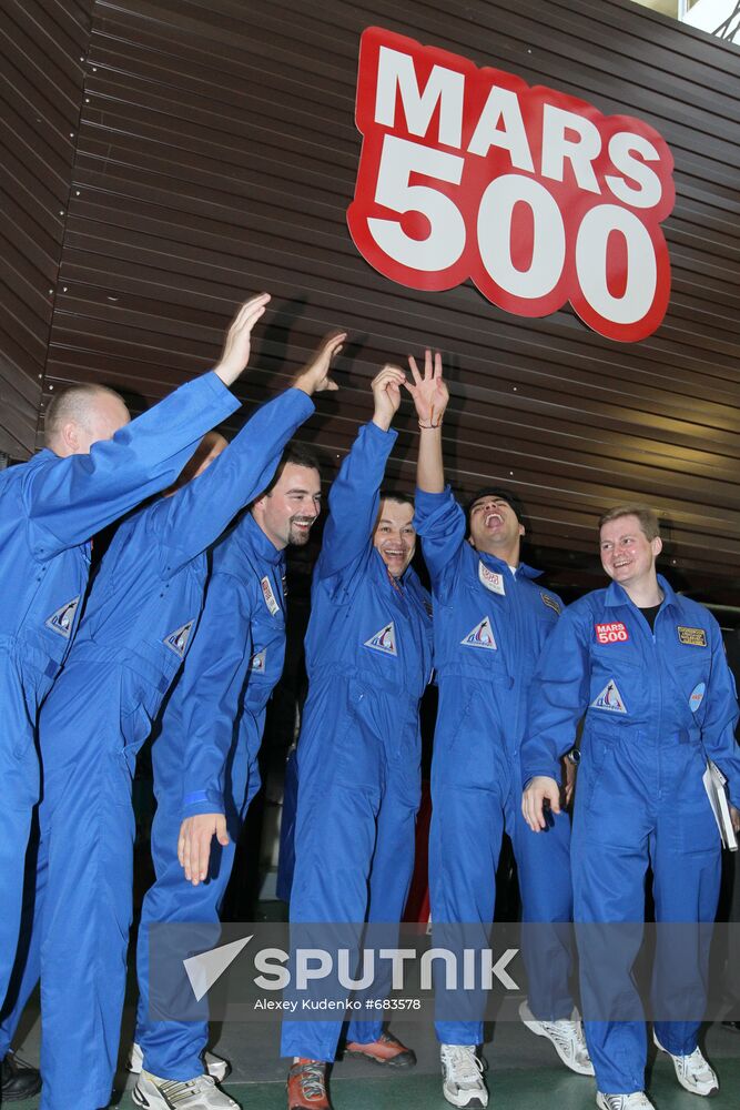 Crew members of the 520-day mission experiment