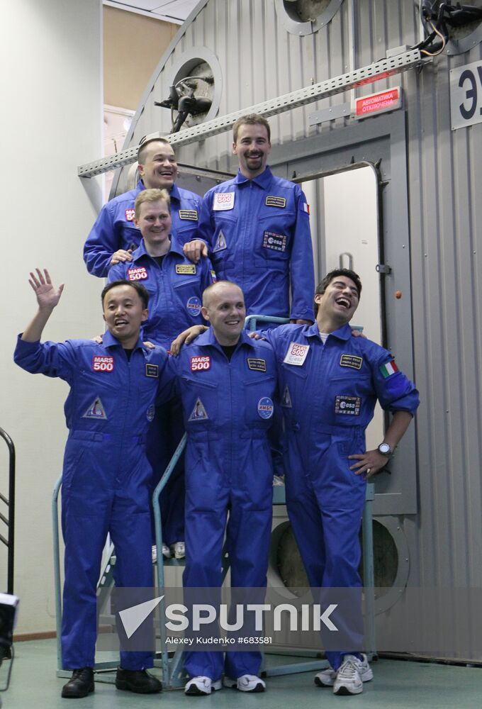 Crew members of the 520-day mission experiment