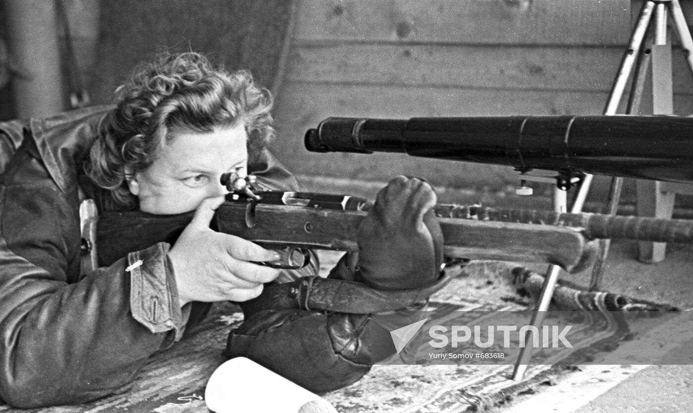 Yelena Donskaya, two-times world champion in rifle shooting