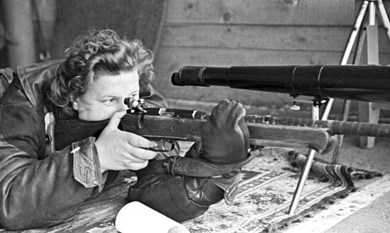 Yelena Donskaya, two-times world champion in rifle shooting