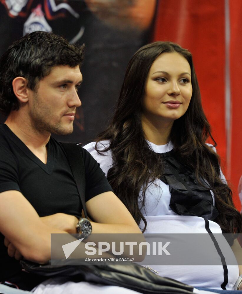 Yury Zhirkov with his spouse Inna