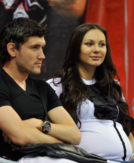 Yury Zhirkov with his spouse Inna