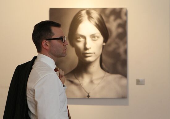 No Make-Up exhibition by Vlad Loktev