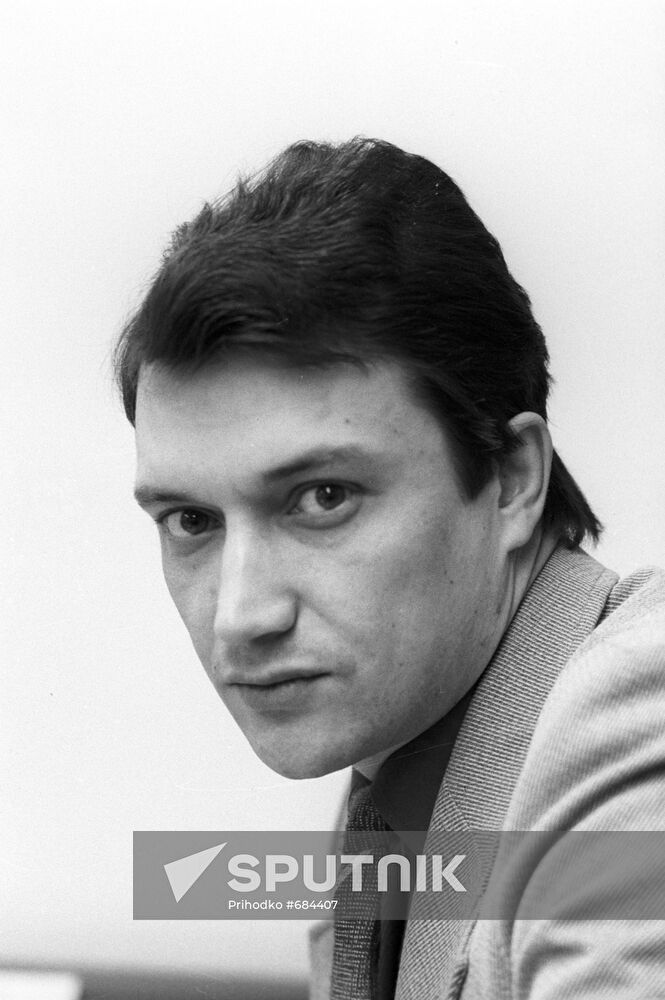 Andrey Dubrovsky, a commentator