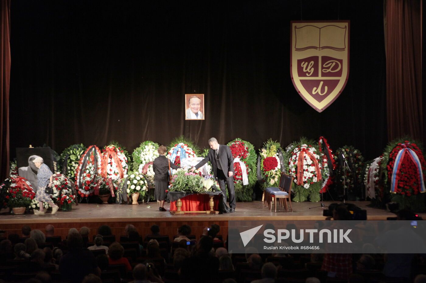 Civil funeral rites for poet Andrey Voznesensky