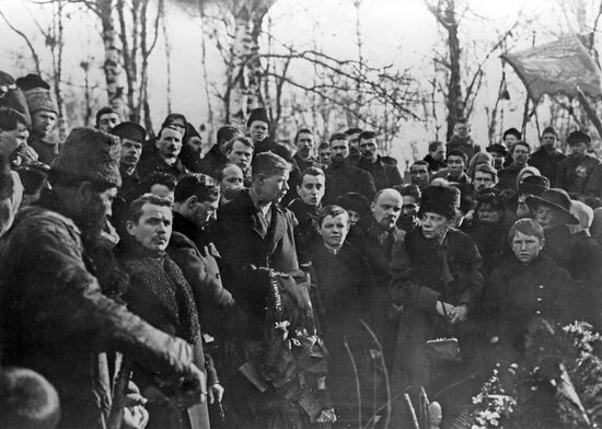 Vladimir Lenin and Anna Ulyanova-Yelizarova