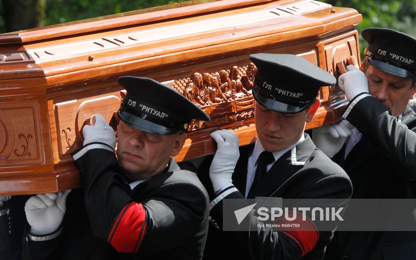 Funeral of poet Andrey Voznesenky at Novodevichy Cemetery