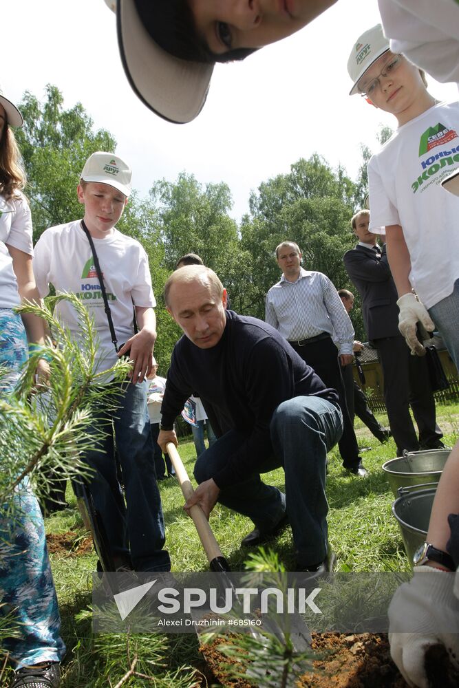 Vladimir Putin visits Losiny Ostrov National Park