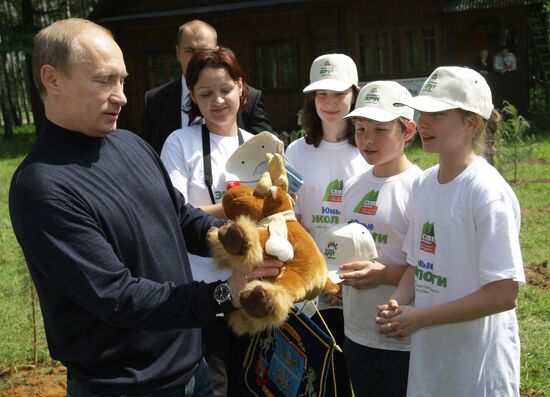 Vladimir Putin visits Losiny Ostrov National Park