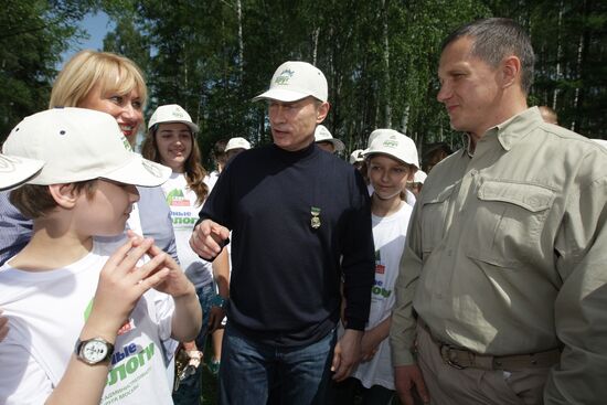Vladimir Putin visits Losiny Ostrov National Park