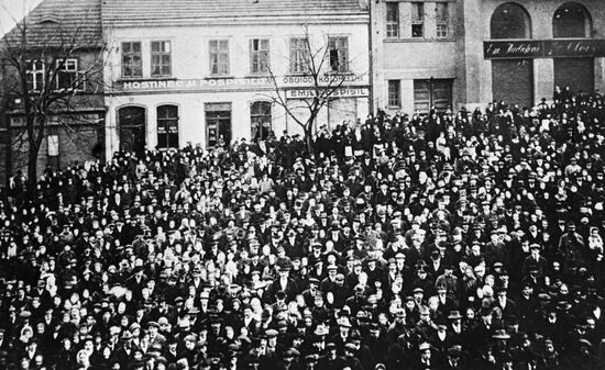 Workers go on rally, Kladno, October 14, 1918
