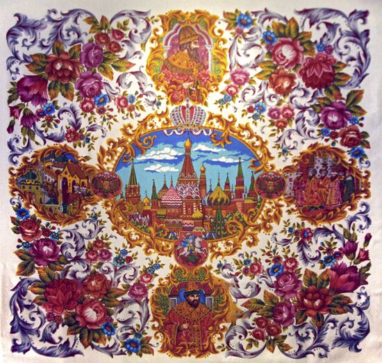 "Gold-domed Moscow" shawl
