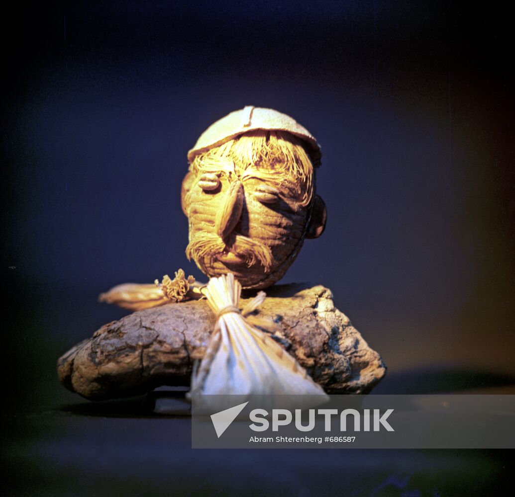 Artistic composition "Father of a Soldier"