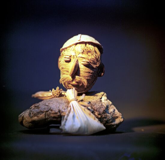 Artistic composition "Father of a Soldier"