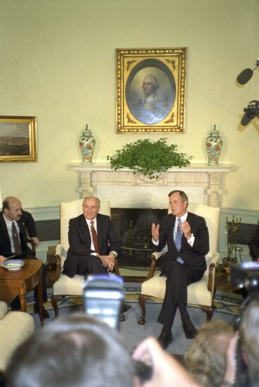 Mikhail Gorbachev and George Bush Sr. at White House