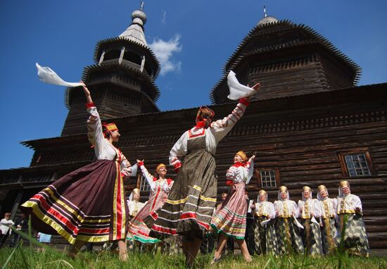 9th International Folk Arts and Crafts Festival "Sadko"