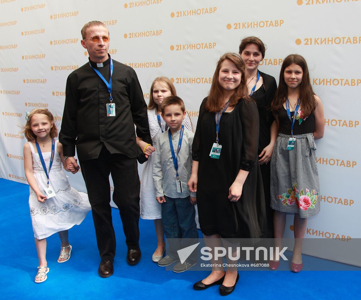 Ivan Okhlobystin and his children