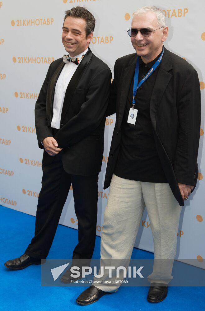 Joel Chapron, Karen Shakhnazarov