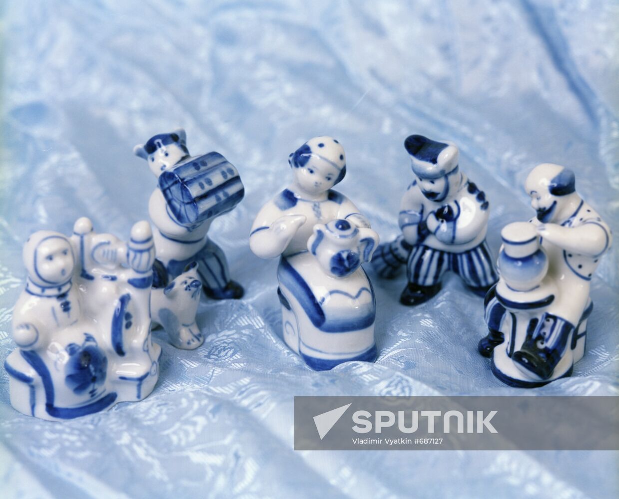 Gzhel figurines
