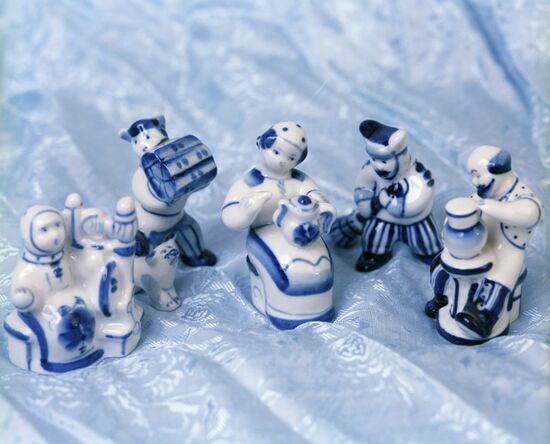Gzhel figurines