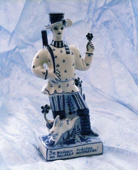 Gzhel bottle for alcohol "Hunter"
