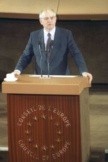 Mikhail Gorbachev makes a speech at PACE session.