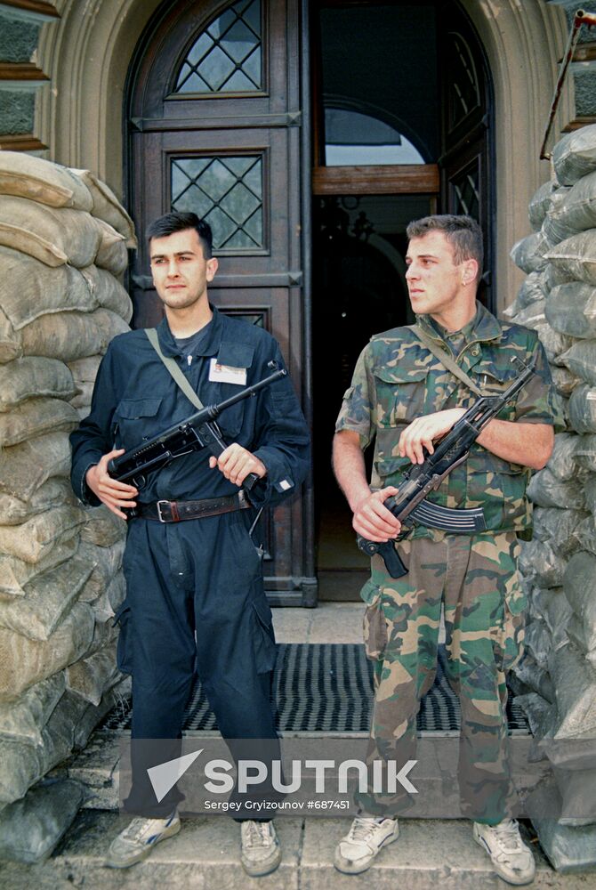 Guards at entrance to Presidium of Bosnia and Herzegovina