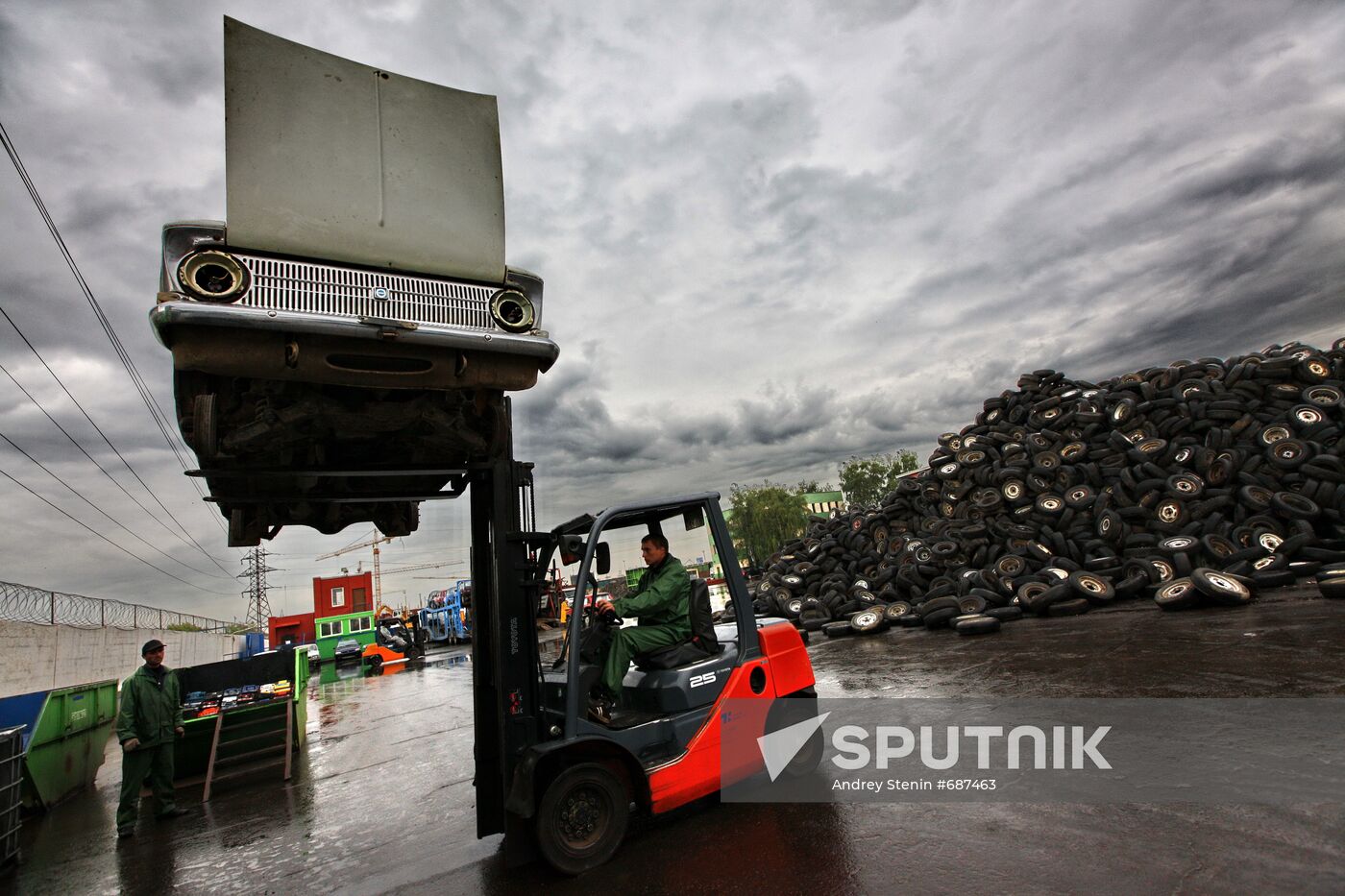 Car recycling at Vtormet Industrial Company