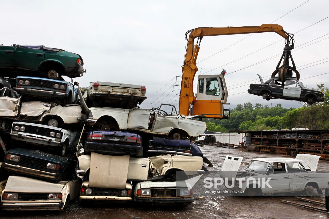Car recycling at Vtormet Industrial Company