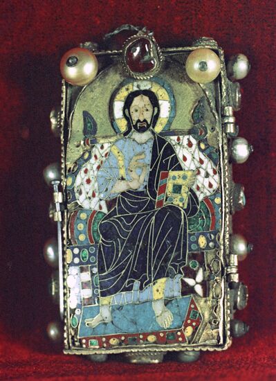 Icon depicting Christ Throned
