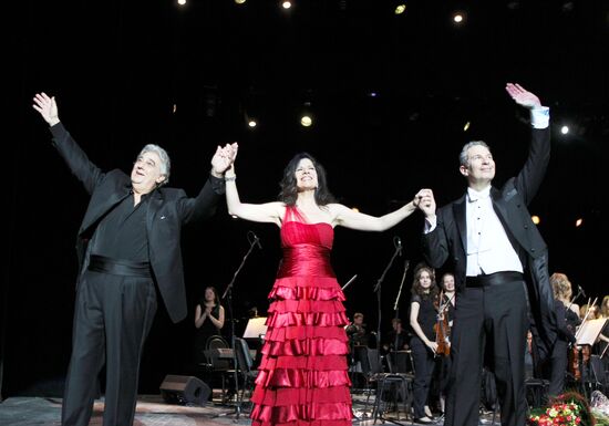 Placido Domingo and Veronica Villarroel
