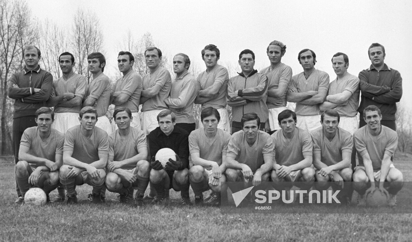 Zarya (Voroshilovgrad) football club