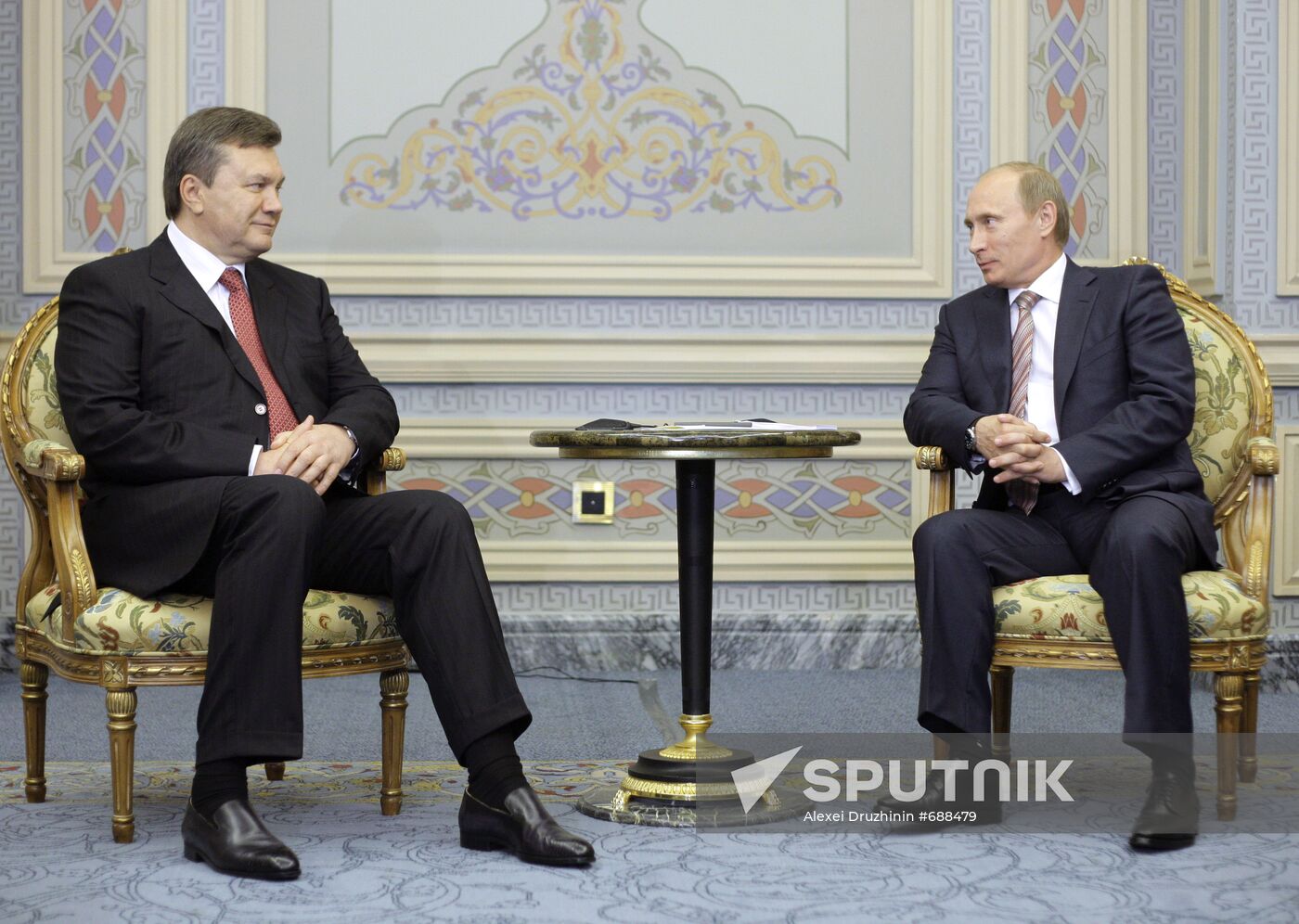 Vladimir Putin meeting Viktor Yanikovich