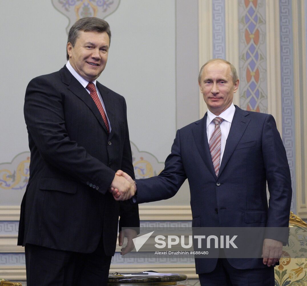 Vladimir Putin meeting Viktor Yanikovich