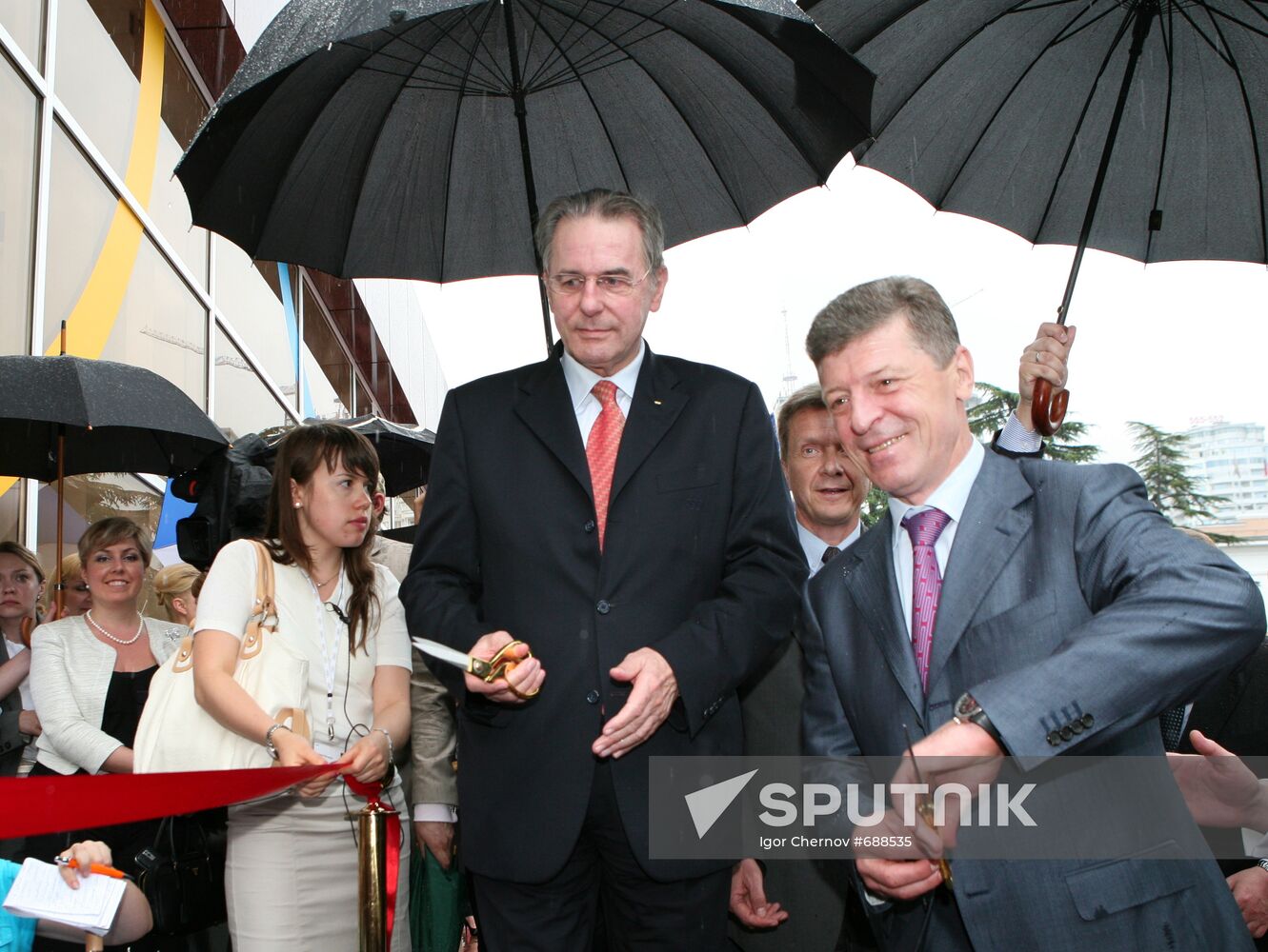Jacques Rogge, Dmitry Kozak