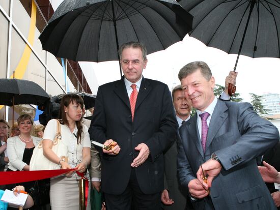 Jacques Rogge, Dmitry Kozak