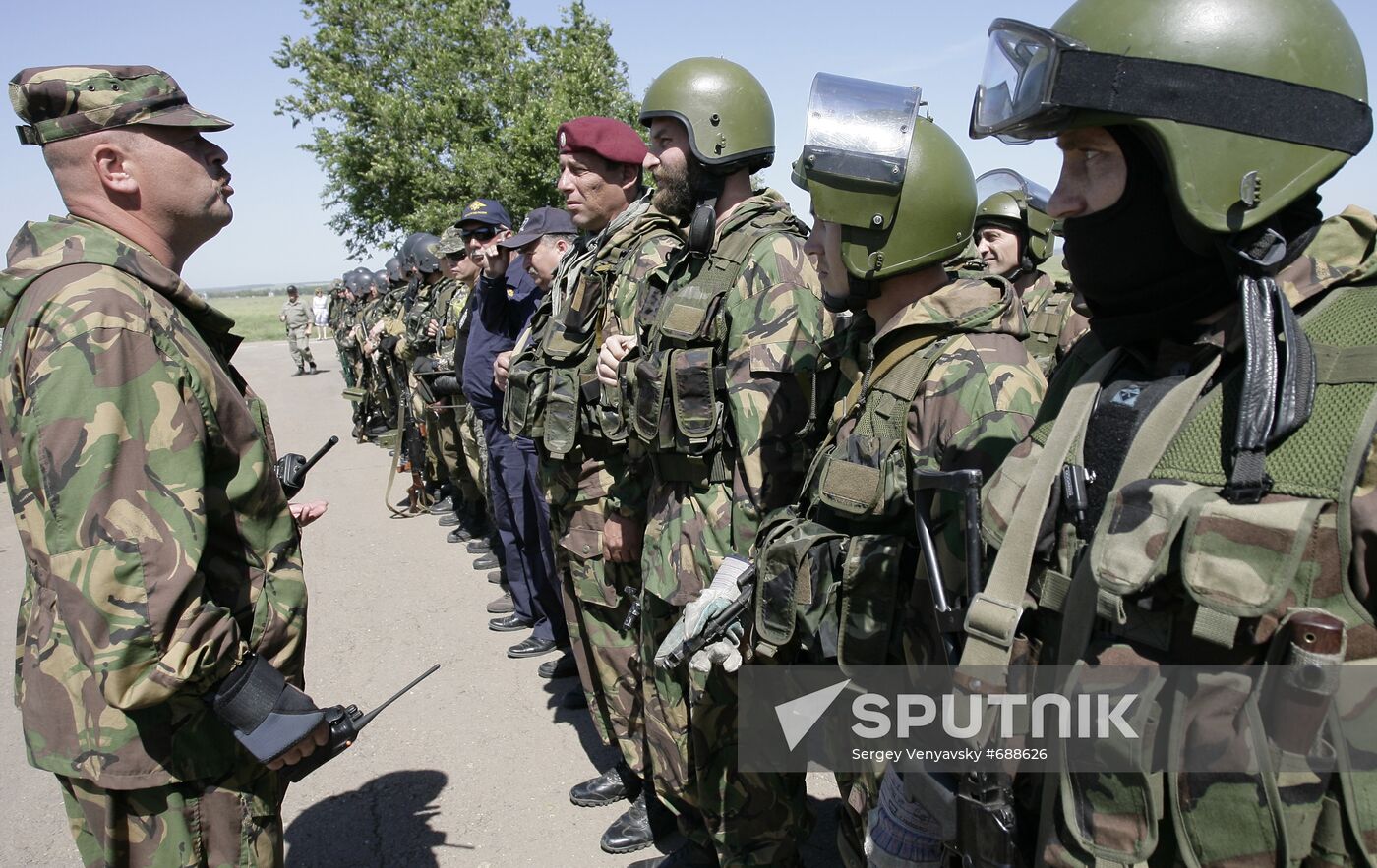 Specials forces soldiers of Rostov Region at briefing