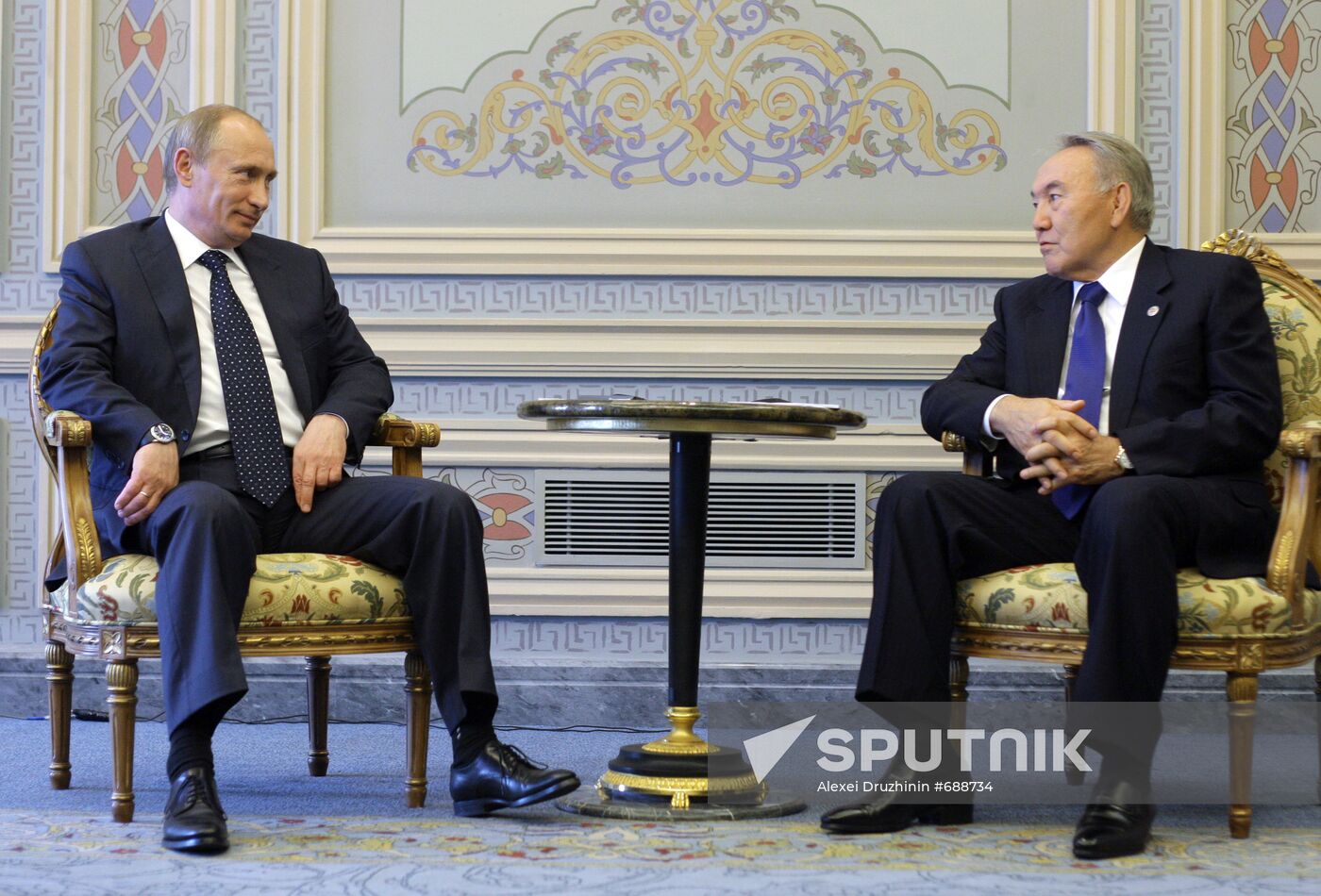 Vladimir Putin meeting Nursultan Nazarbayev